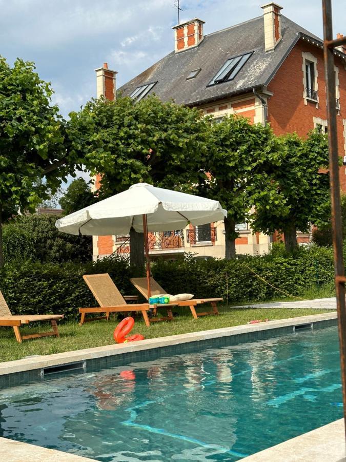 La Grande Maison Lgm Lesches Exteriör bild