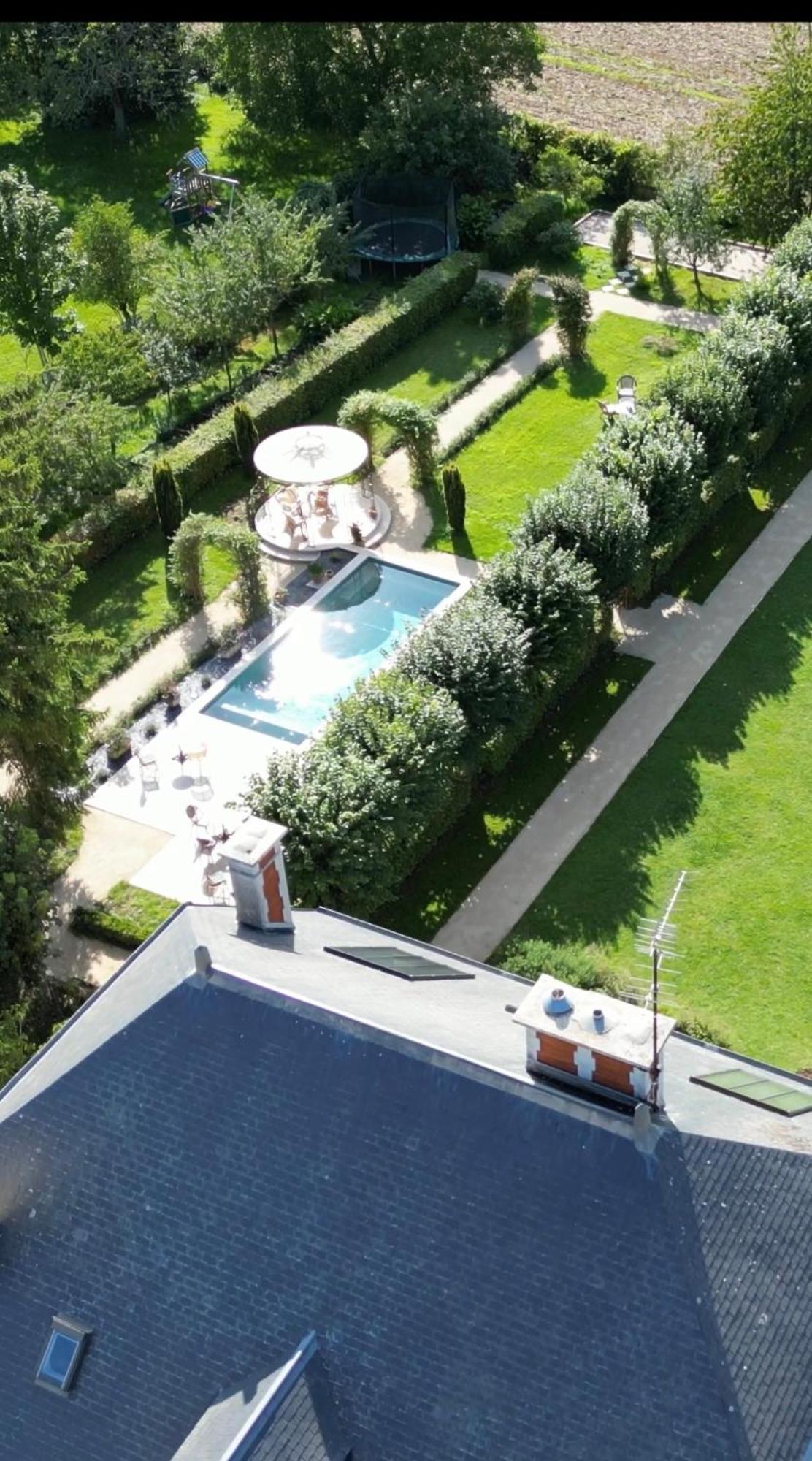 La Grande Maison Lgm Lesches Exteriör bild